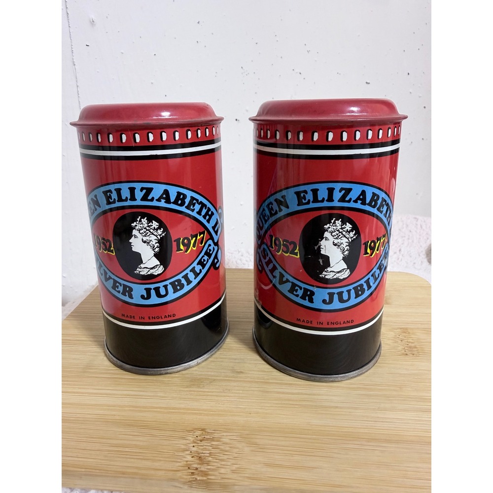 Vintage Queen Elizabeth II Silver Jubilee Tin Bank Set Red Metal 1977 Souvenir - Picture 1 of 6